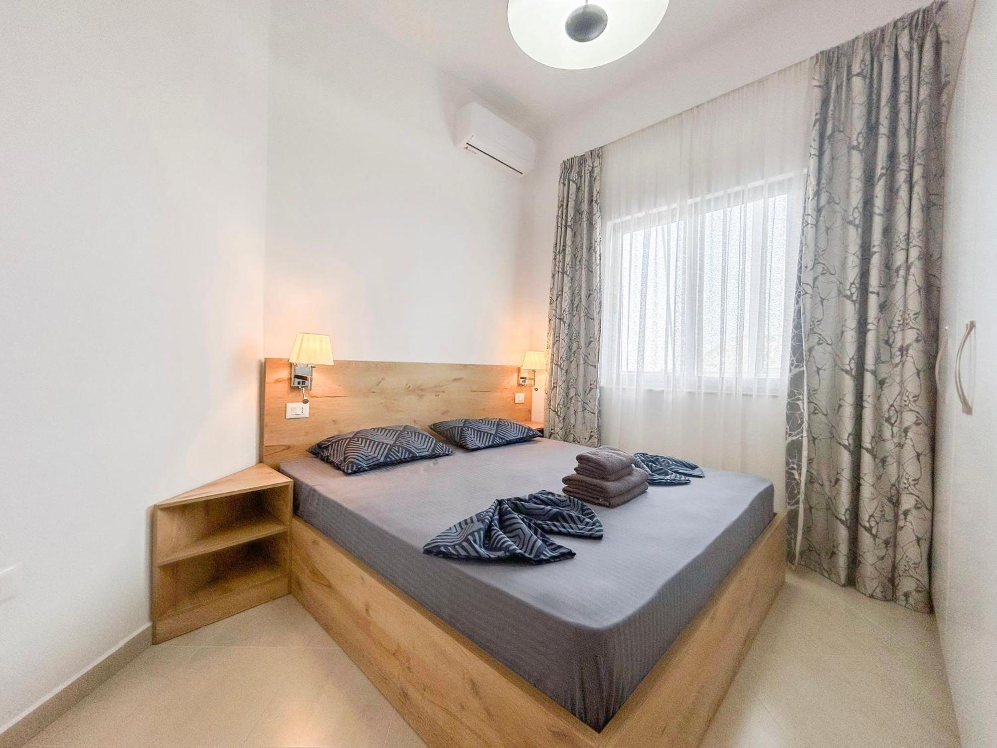 2 Bedrooms 1154 *