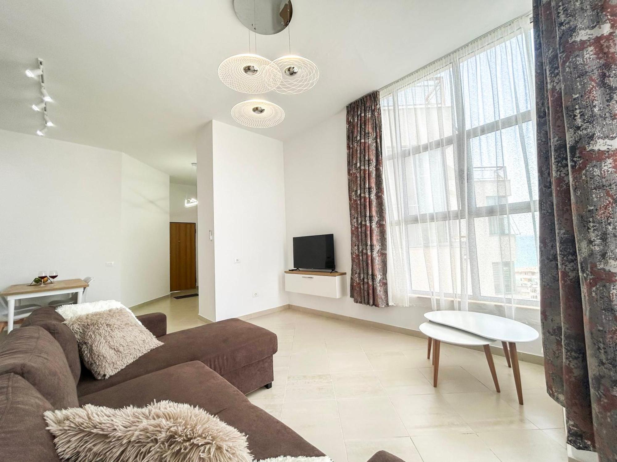 2 Bedrooms 1154 * Durrës