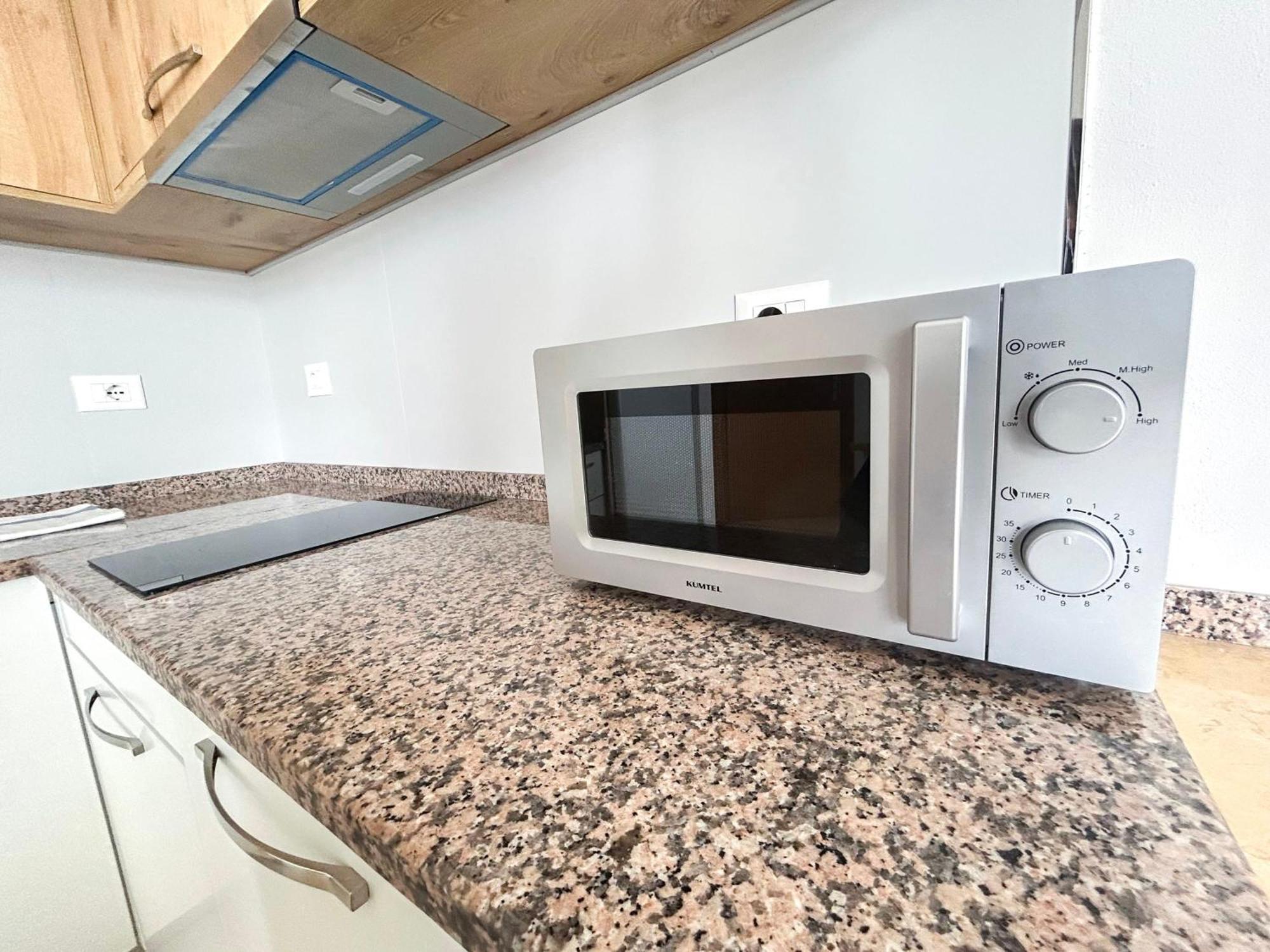 2 Bedrooms 1154 *